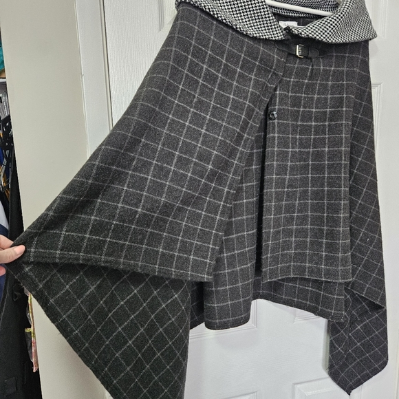 Reitmans plaid poncho - Picture 6 of 6